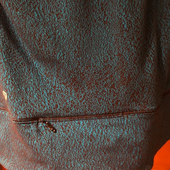 Lululemon half zip - Picture 5 of 8